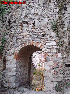 Ruine Scharfeneck bei Mannersdorf am Leithagebirge