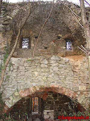 Ruine Scharfeneck bei Mannersdorf am Leithagebirge